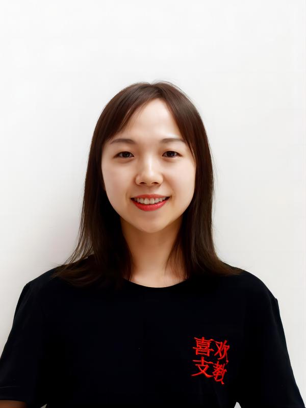 张思琪个人照(1).jpg