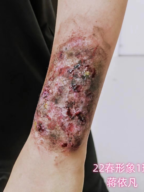 蒋依凡_副本_副本.jpg